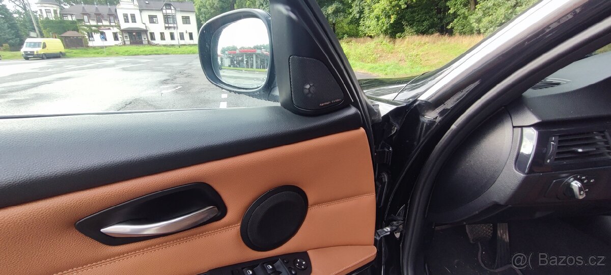 BMW e91 330i top výbava - 11