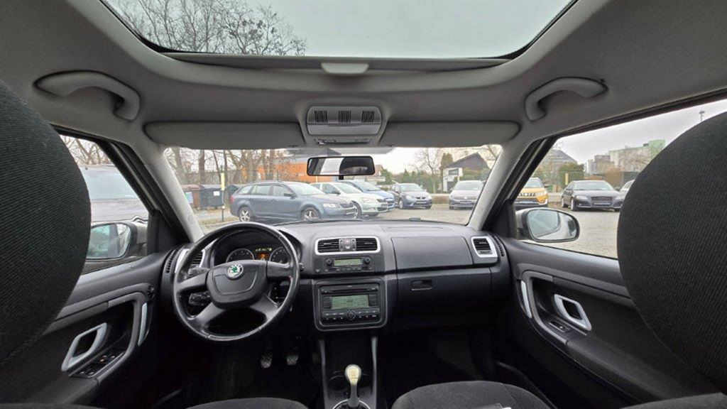 ŠKODA ROOMSTER 1.4 16V YOUNG - 11