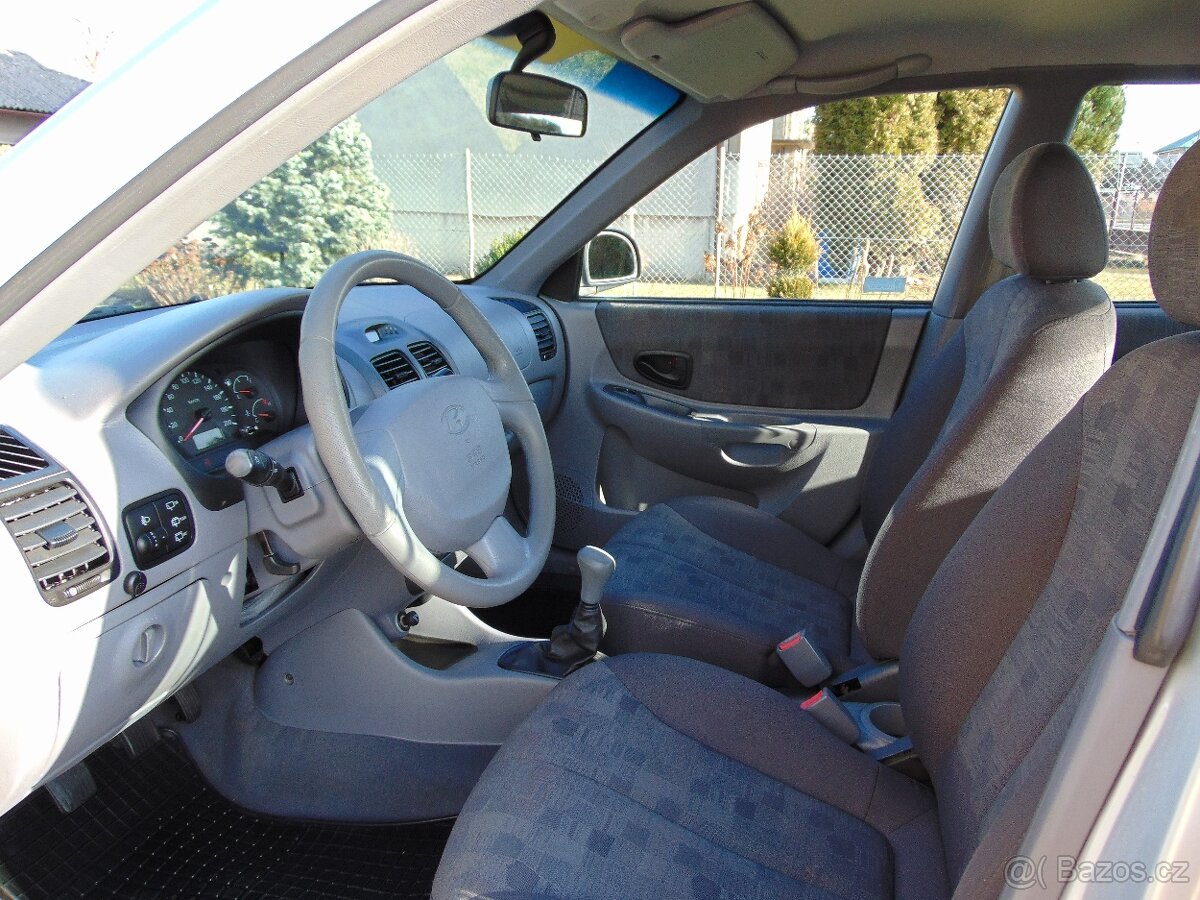HYUNDAI ACCENT 1.3,PŮVOD ČR,1.MAJ.,KLIMA,SERVISKA - 11