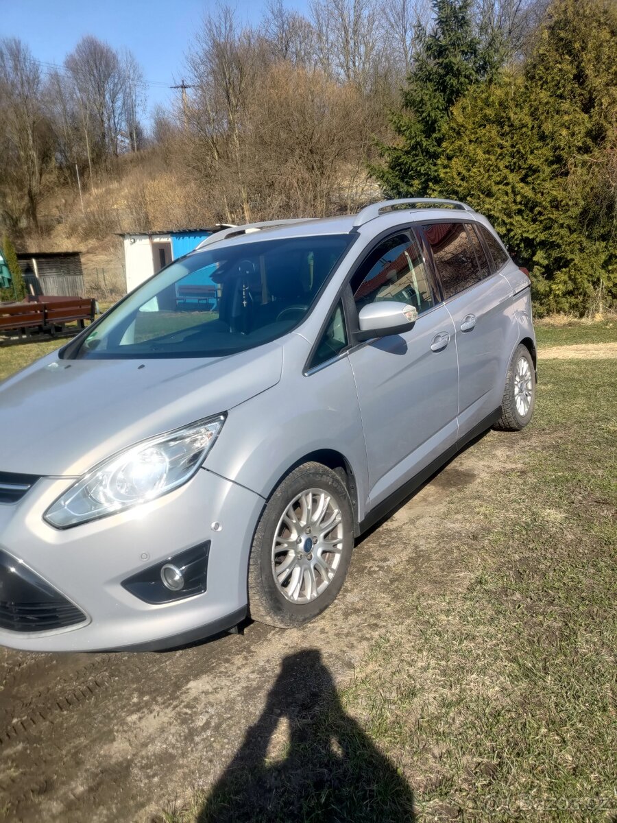 Ford grand c max 7 míst ,nafta - 11