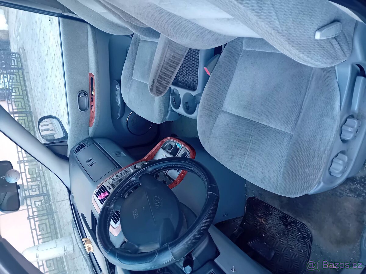 Prodám Kia Carnival - 11