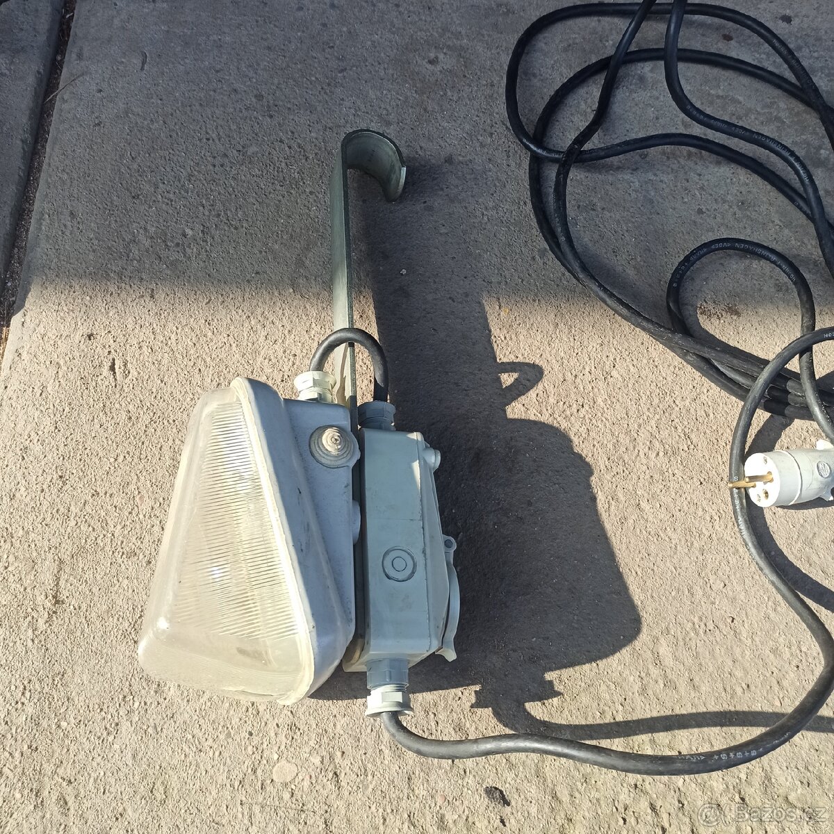 Přenosné lampy do dílny - 11