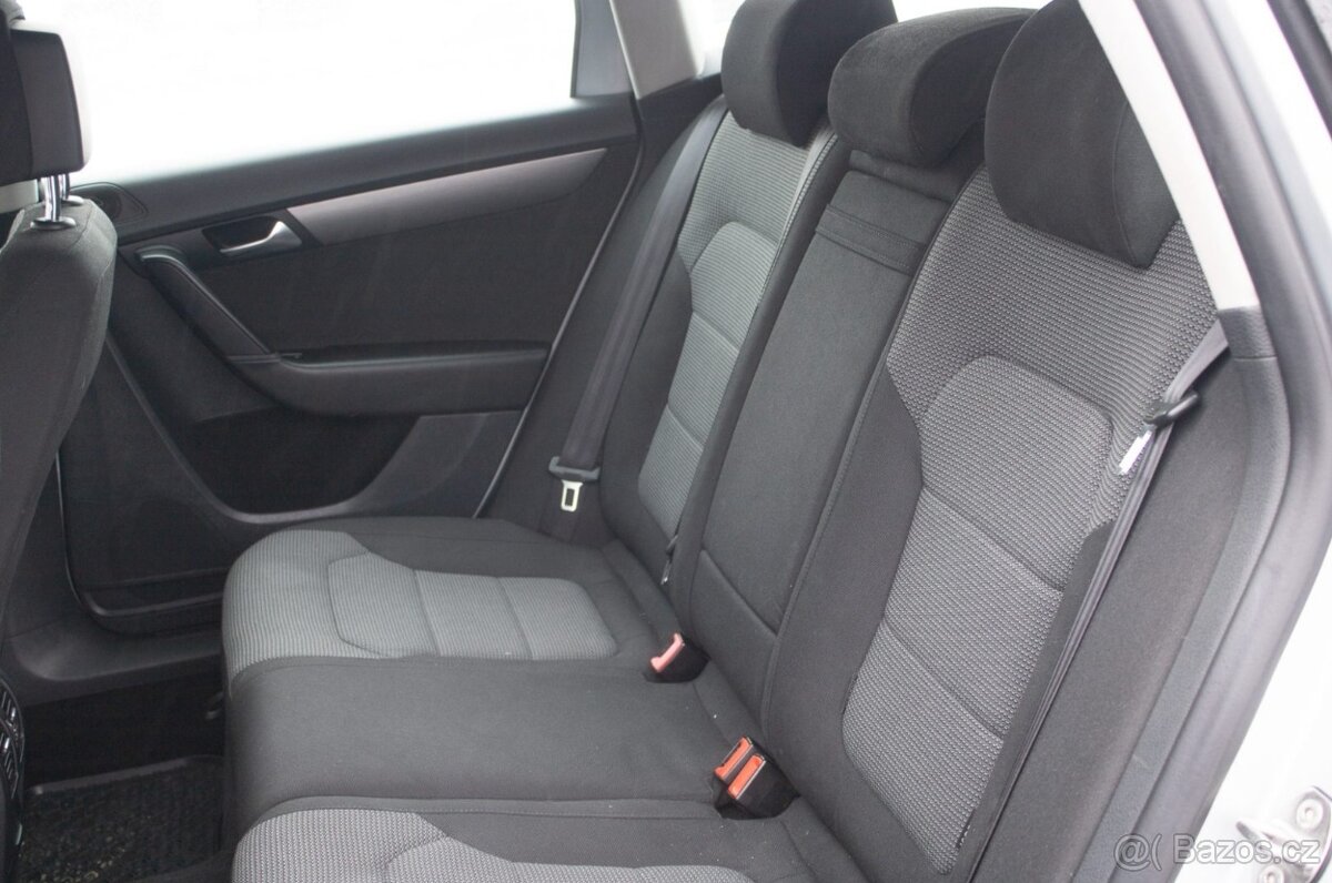 Volkswagen Passat Variant - 11
