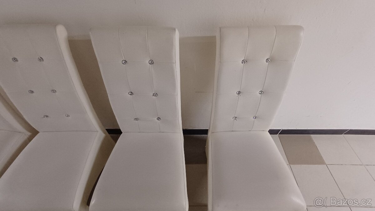 skleněný stul ze židlemi - 11