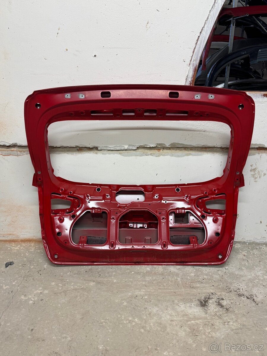 Hyundai i30 2017-, zadní 5. (páté) dveře - 11