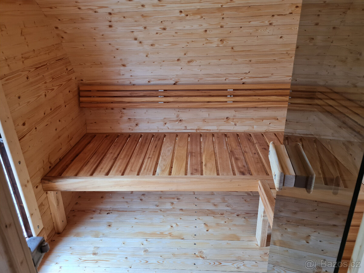 Oválná sauna s odpočívárnou - 11