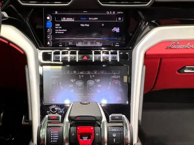 2020 Lamborghini Urus AWD - 11