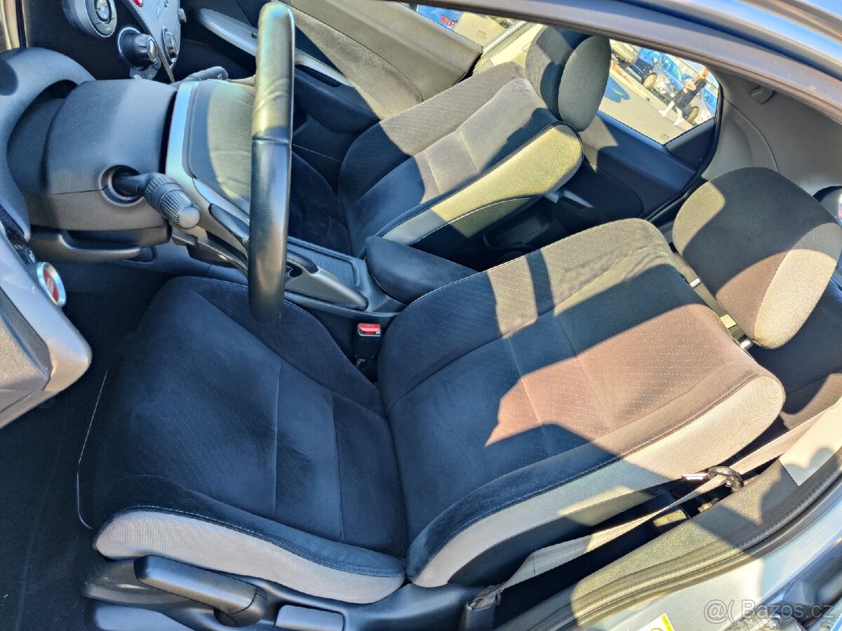 Honda Civic 1.8 benzin - 11