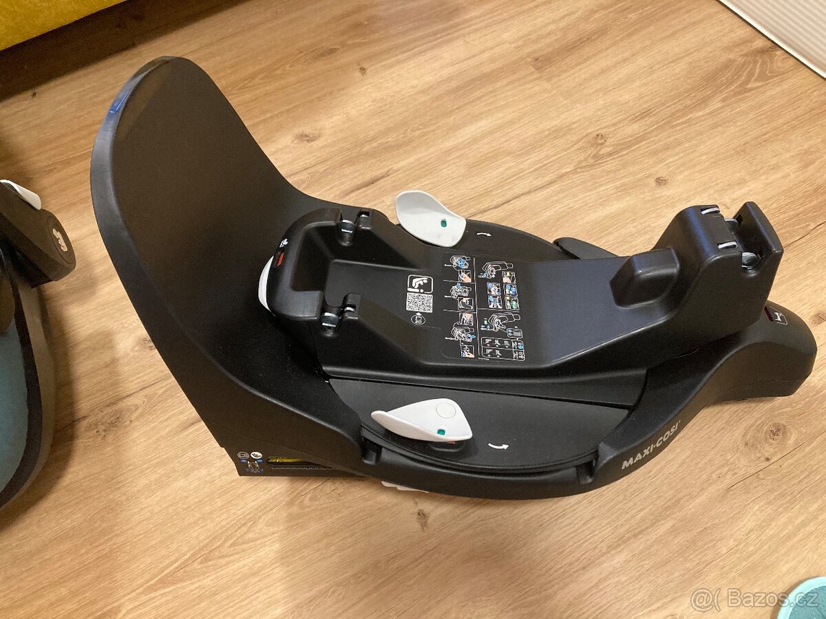 Maxi Cosi Pebble 360 Pro 2 + Family fix base - 11