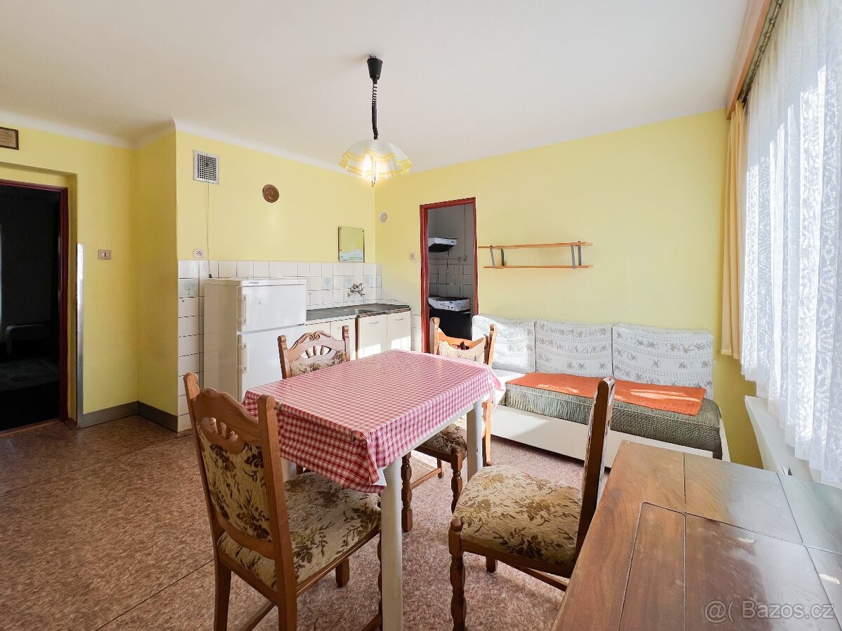 Prodej dvougeneračního domu ve Švihově - 11