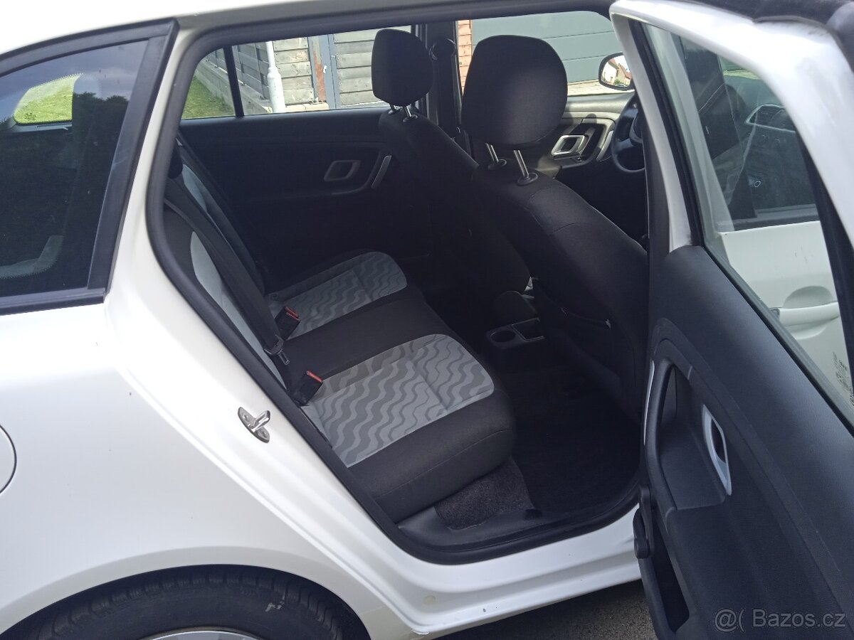 ŠKODA FABIA II KOMBI 1,4TDi 59 kw,rv 8/2009,PLNĚPOJÍZDNÁ - 11