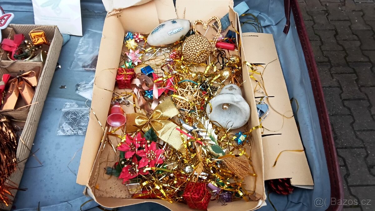 Retro vánoční ozdoby ,řetězy,rolničky a jiné . - 11