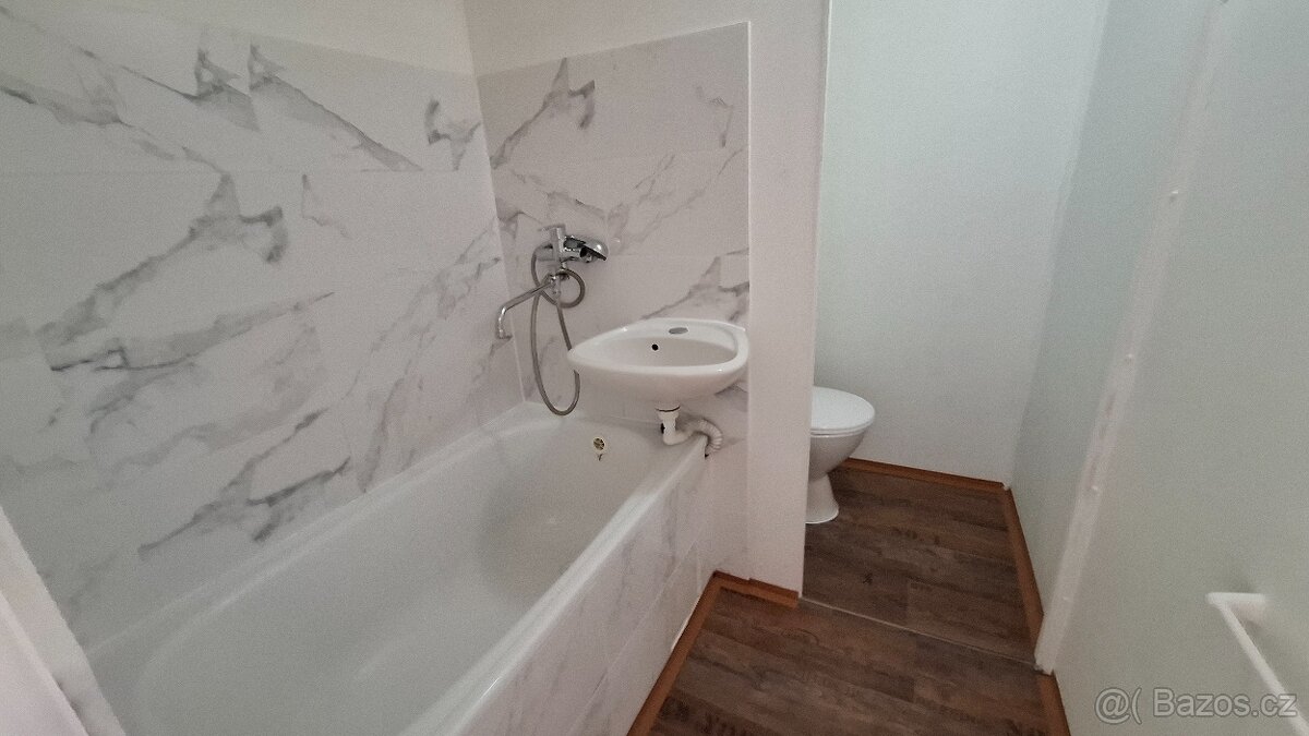 Pronájem bytu 1+1 ve 3.patře v ulici Školní pěšina,Chomutov - 11