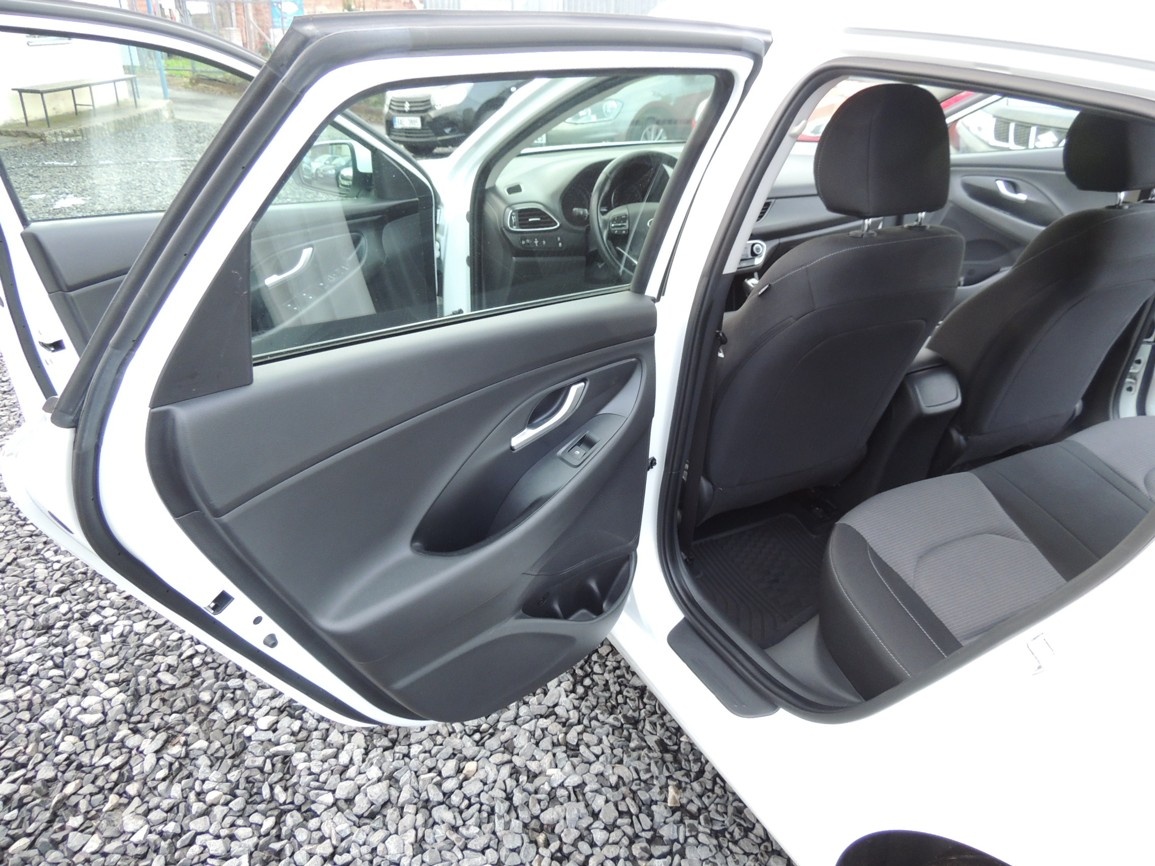 Hyundai i30 Combi,1.6CRDi,2021,97000km,ČR,1maj.-21%DPH - 11