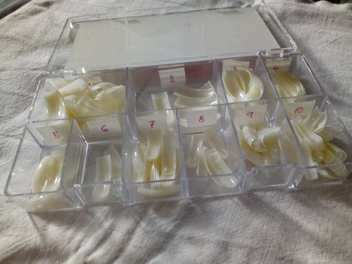 UV lampa na nehty s dárky - 11