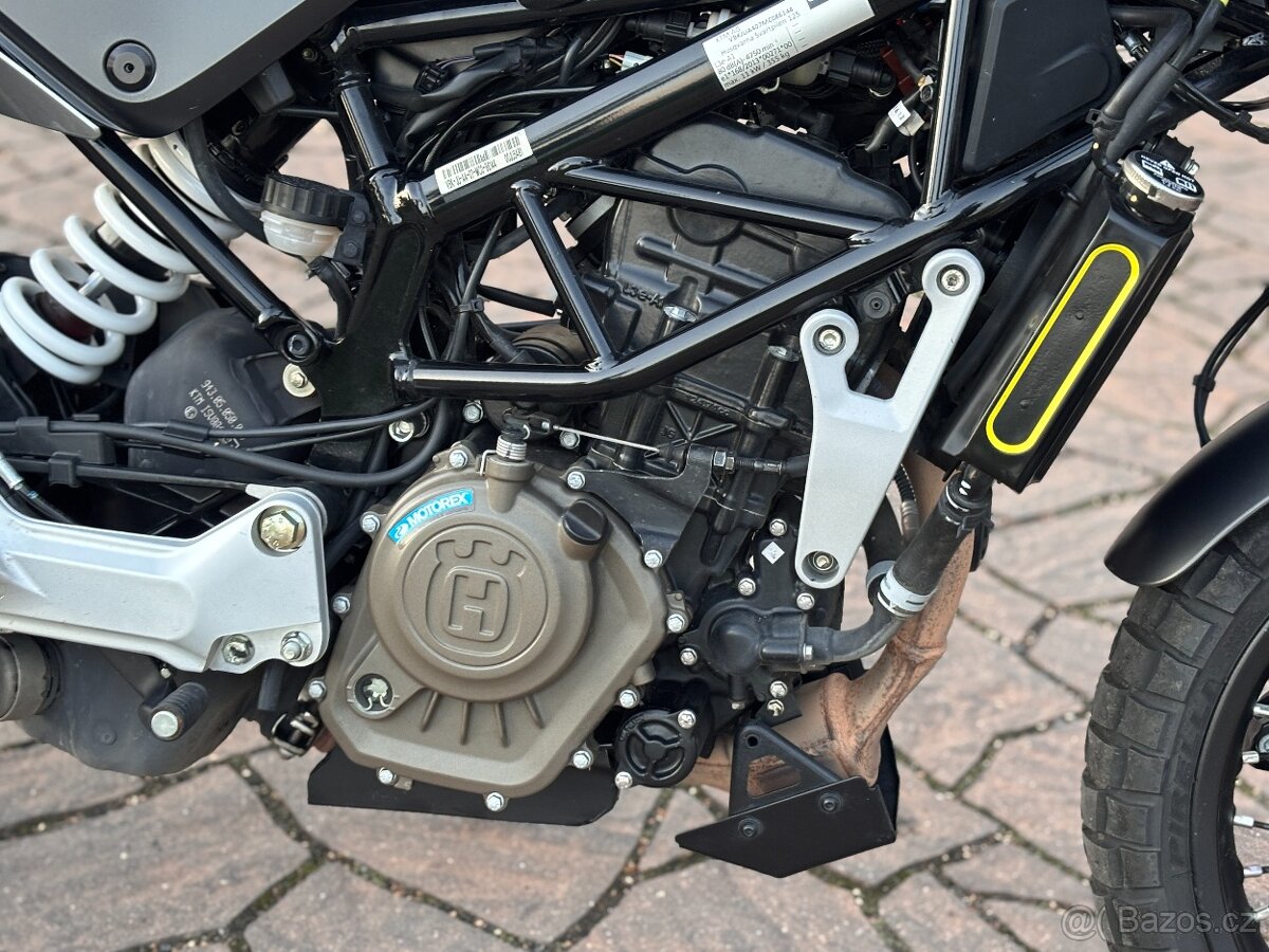 Husqvarna Svartpilen 125 2022, najeto 11000km - 11