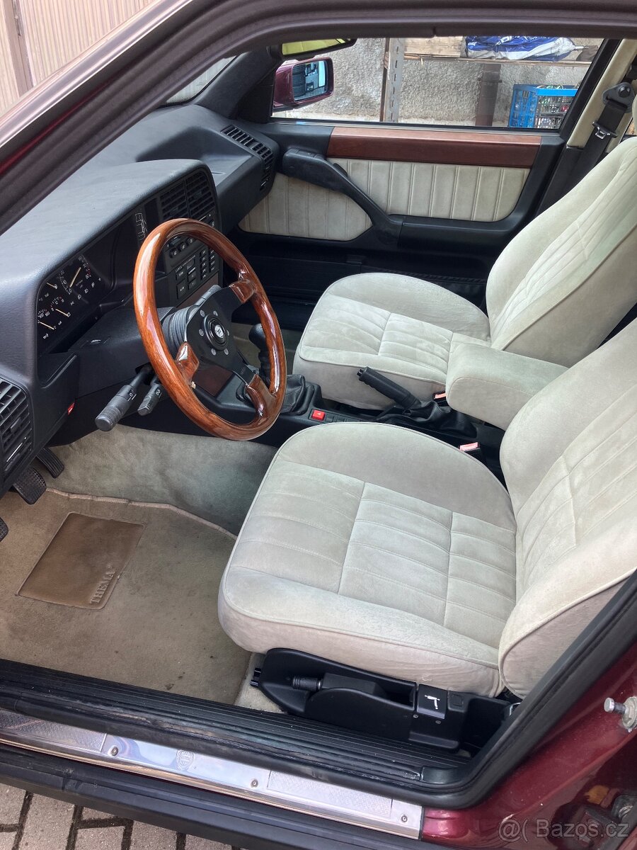 Lancia Thema 2.0 16v turbo - 11