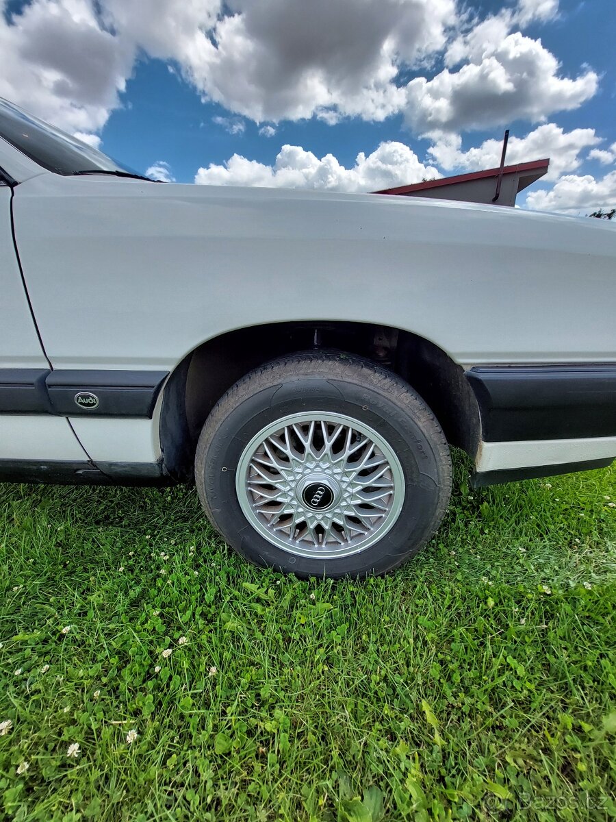 Audi 100 rok 1989 1.8 Automat - 11