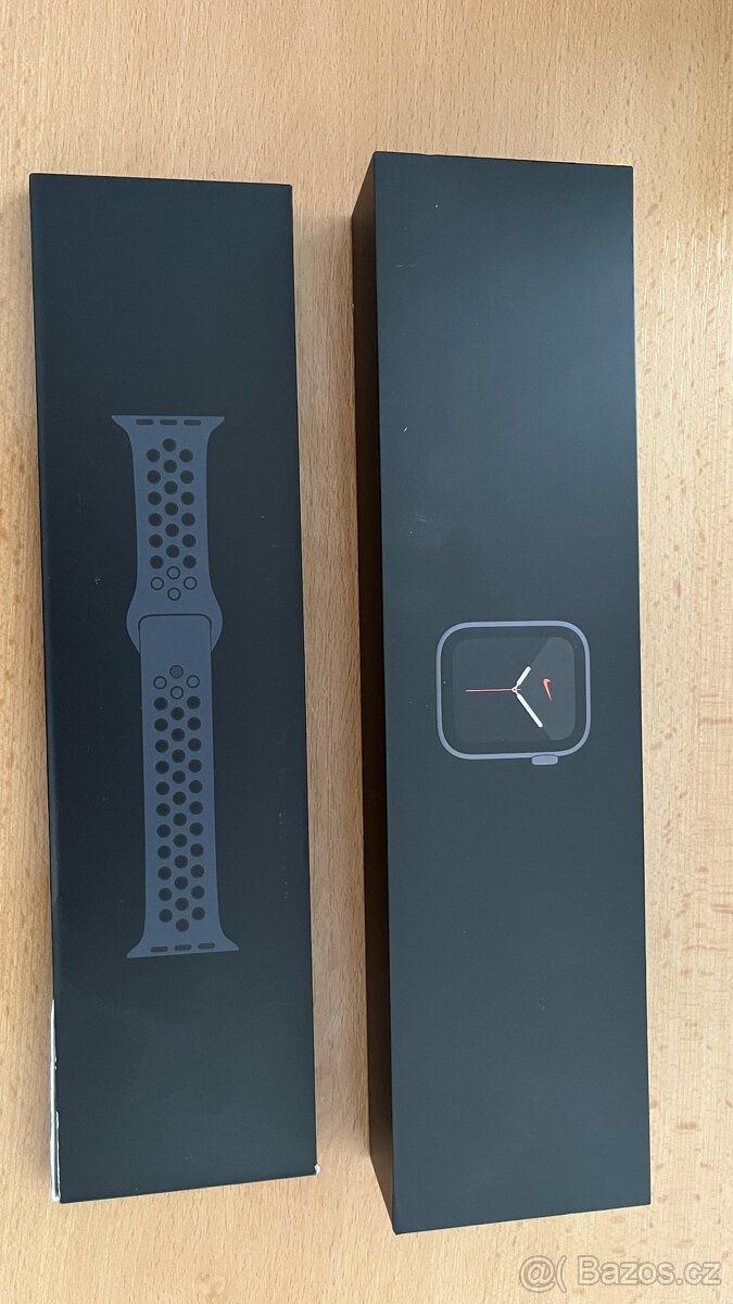 Apple Watch 5 Nike Edition 44mm - 11