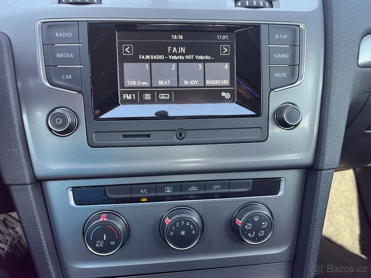 VW Golf 1,2 TSi P+Z Senzory, Klima - 11