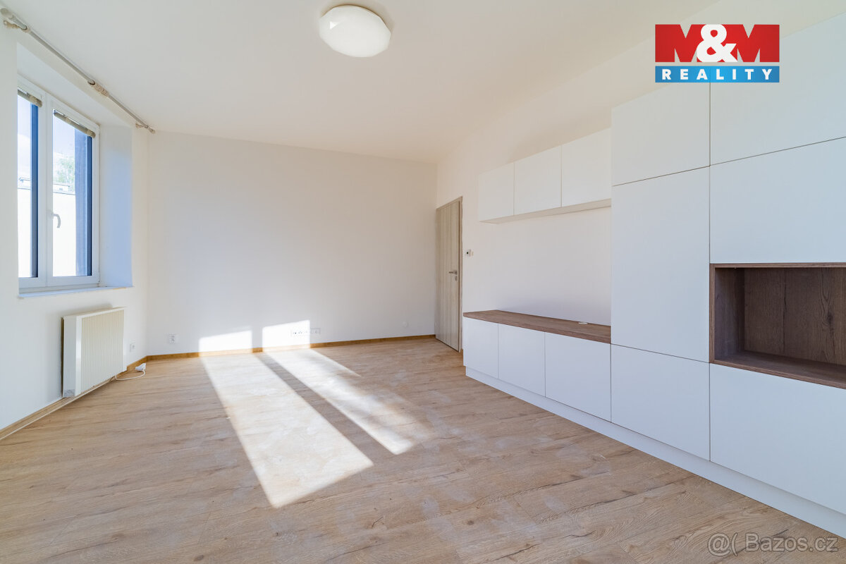 Pronájem bytu 2+1 v Aši, ul. Jiráskova - 11