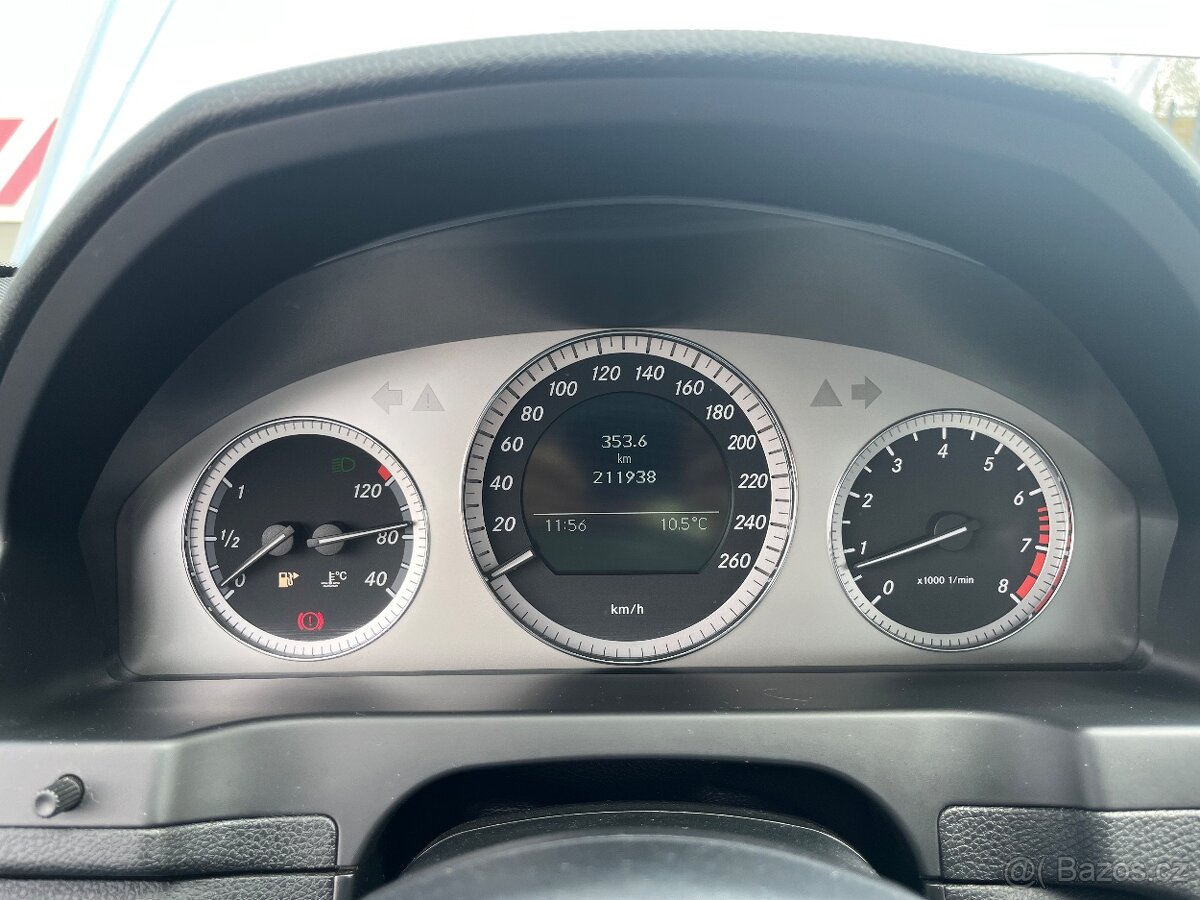 Mercedes Benz C180 - 11