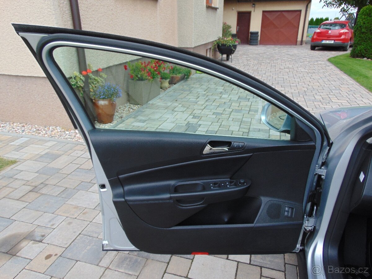 VOLKSWAGEN PASSAT VARIANT 2.0 TDI 4x4 HIGHLINE, PŮVOD ČR - 11