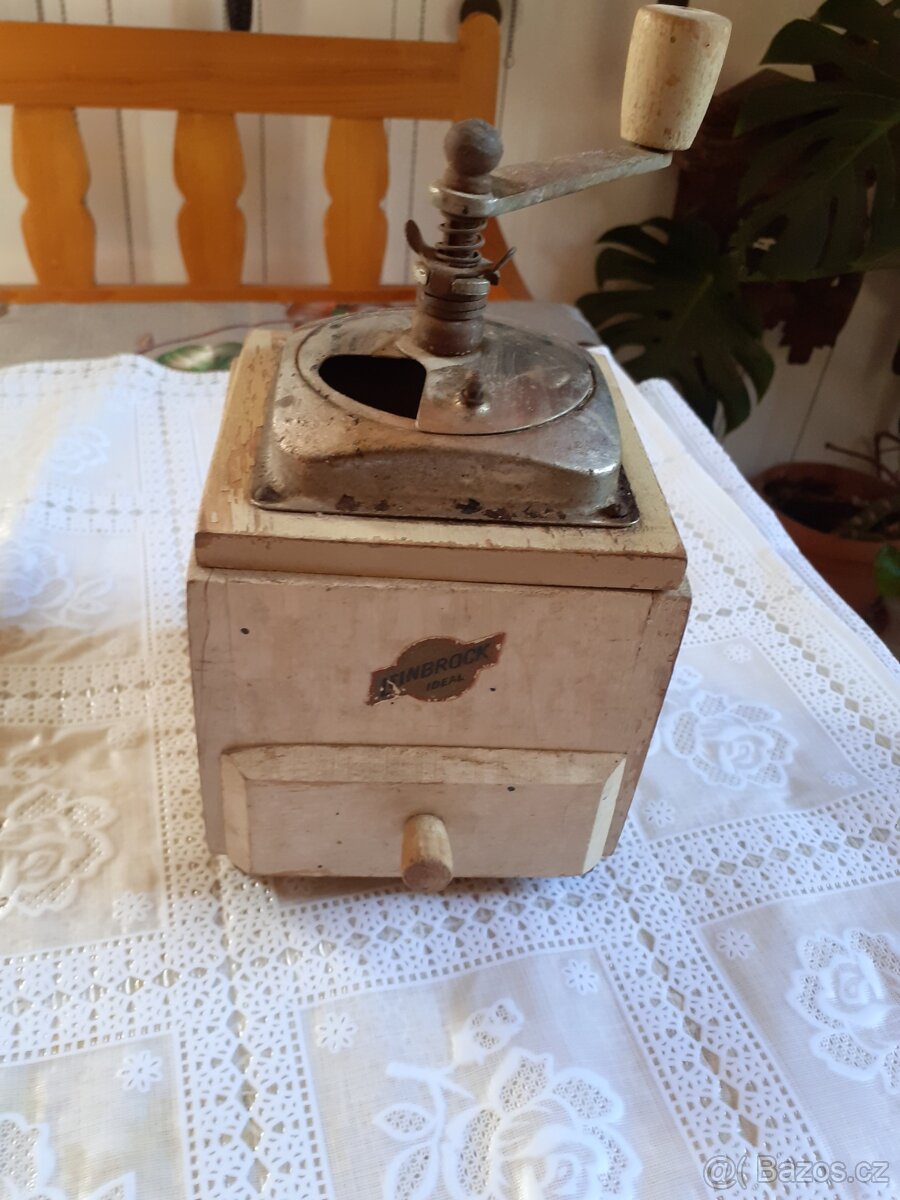 Starožitné odměrky, mlýnek leinbrock, stojan na ubrousky - 11