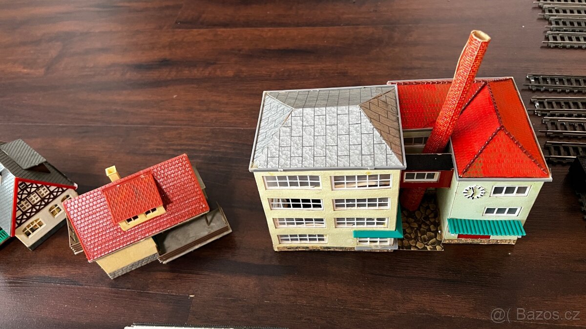 Železnice HO - vláčky, domečky, koleje - 11