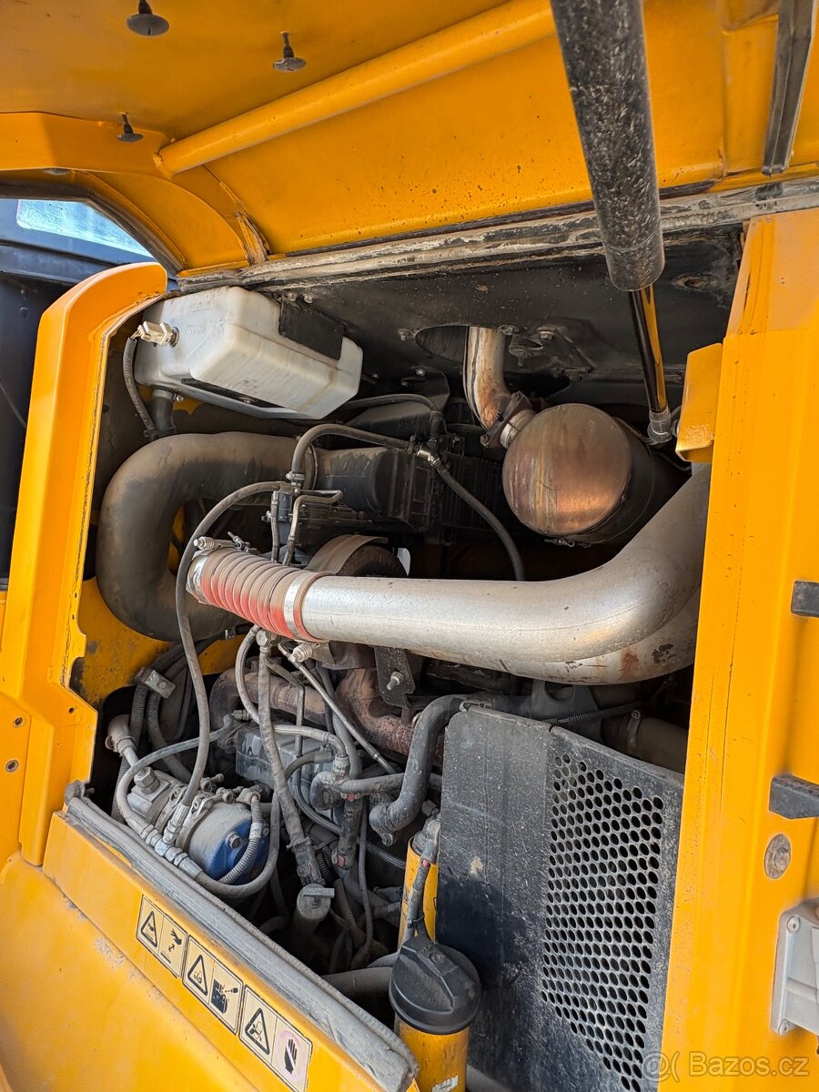 Prodam nakladac JCB 437 HT - 11