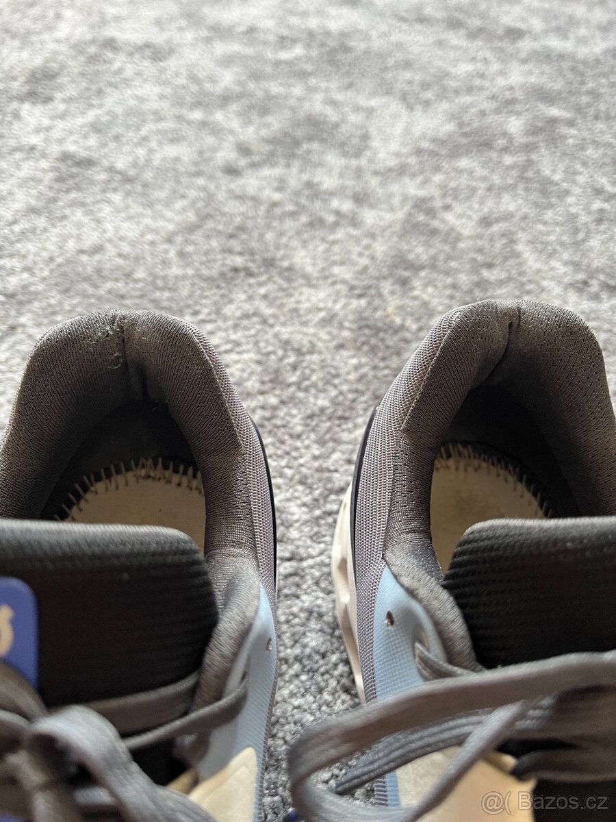 8x boty On Running Cloud vel. 44 - 45 - 11