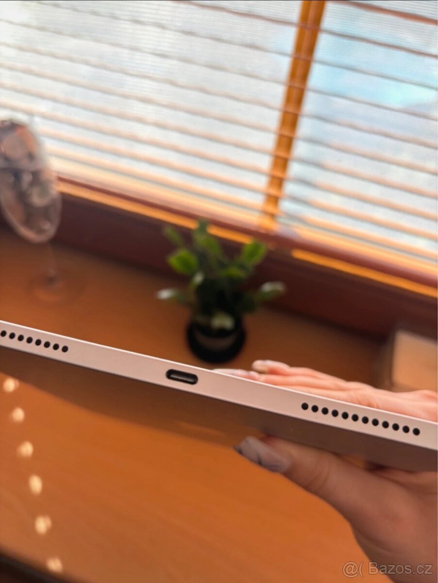 iPad 10th generation (2022), Wi-Fi, 64 GB, Silver - 11