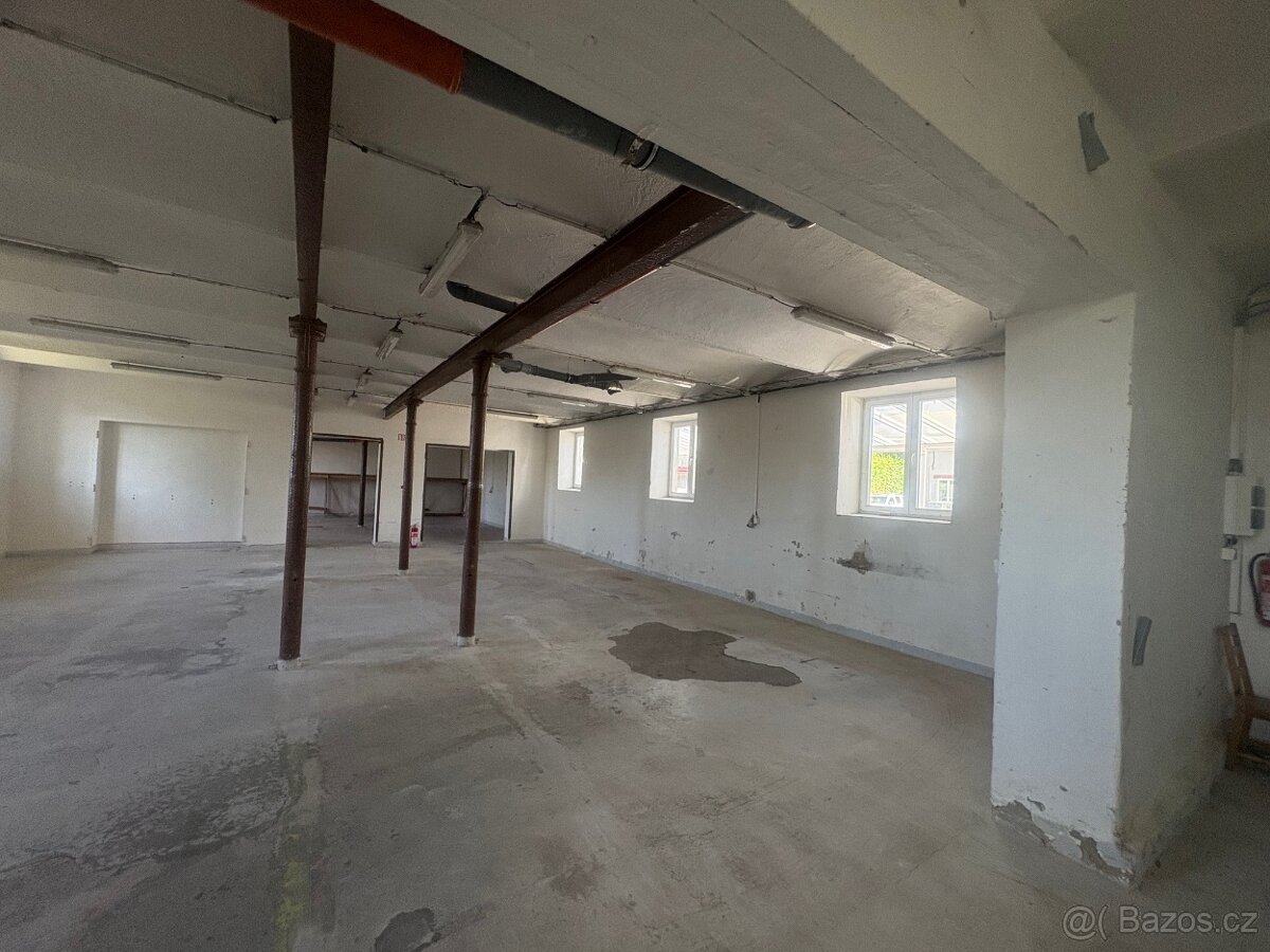 Pronájem skladovacích a kancelářských prostor - 11