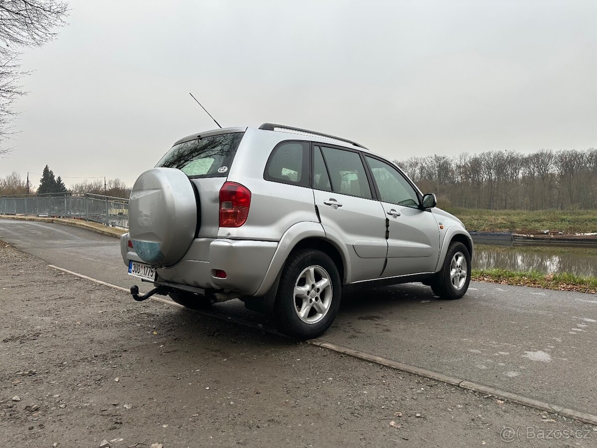 TOYOTA Rav4 2.0 D4D 4x4 Zachovalá - 11
