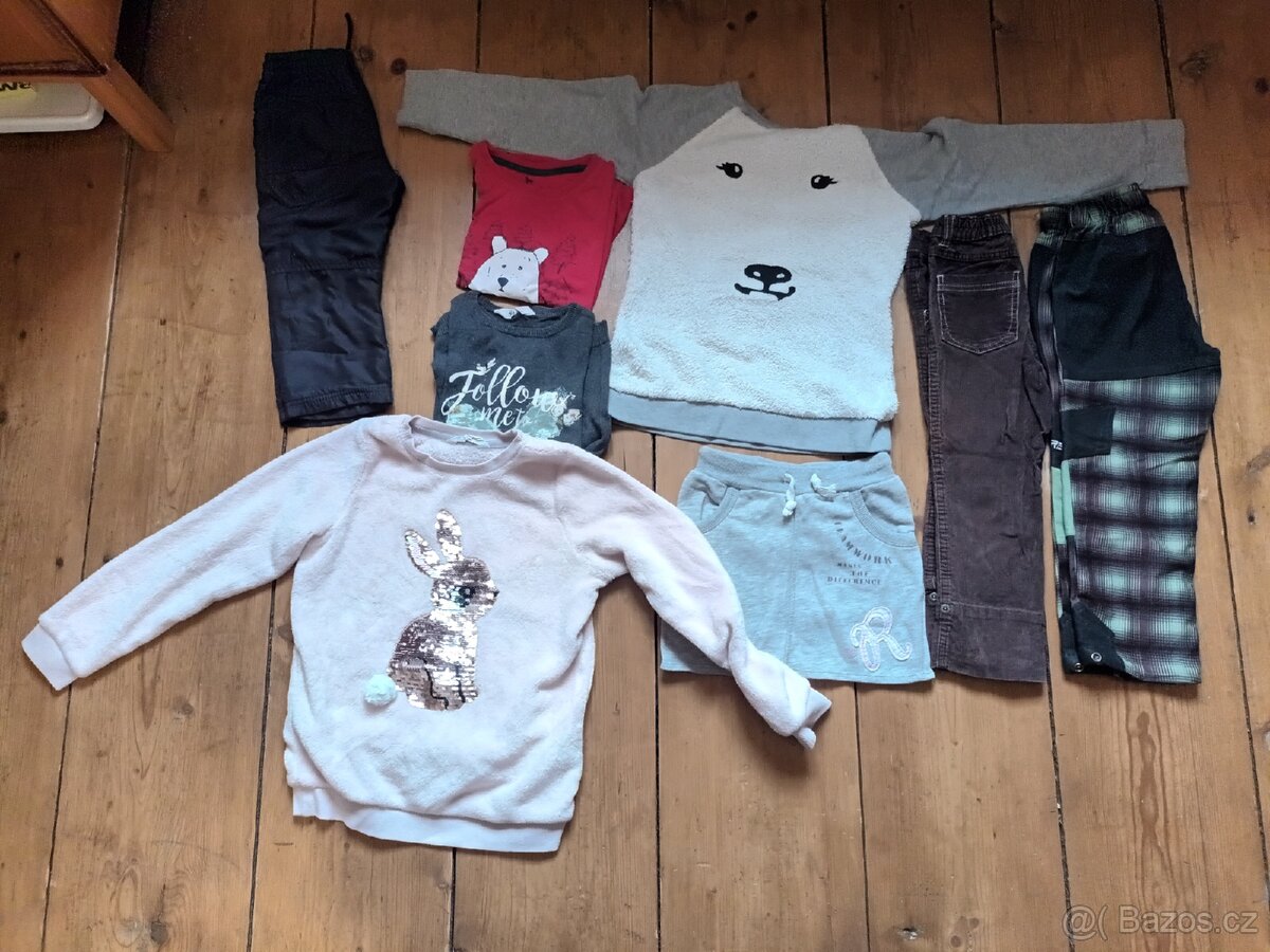 Dětské oblečení a boty, pro děti 3-12 let, víc než 150 kusů - 11