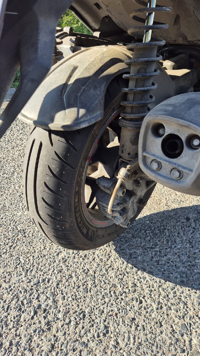 Kymco X-town 125i - 11