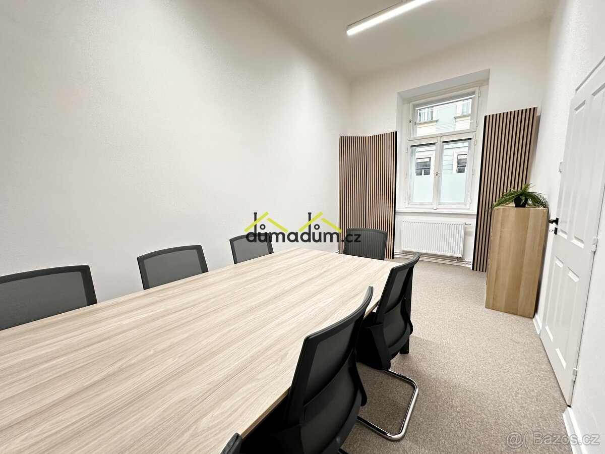 Kancelář v srdci prestižní čtvrti Karlín - 11