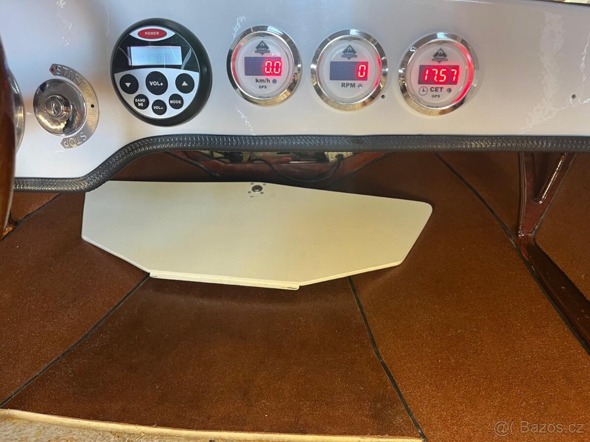 Motorový člun - 11