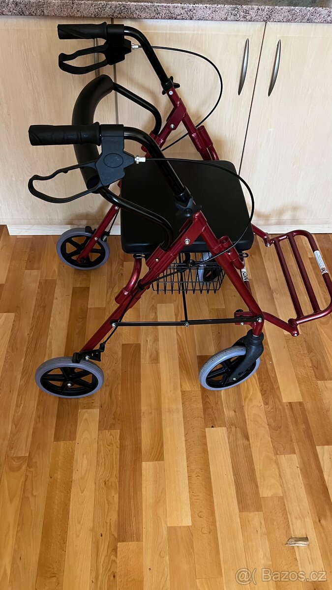 ROSE - čtyřkolové chodítko se stupačkou - 11