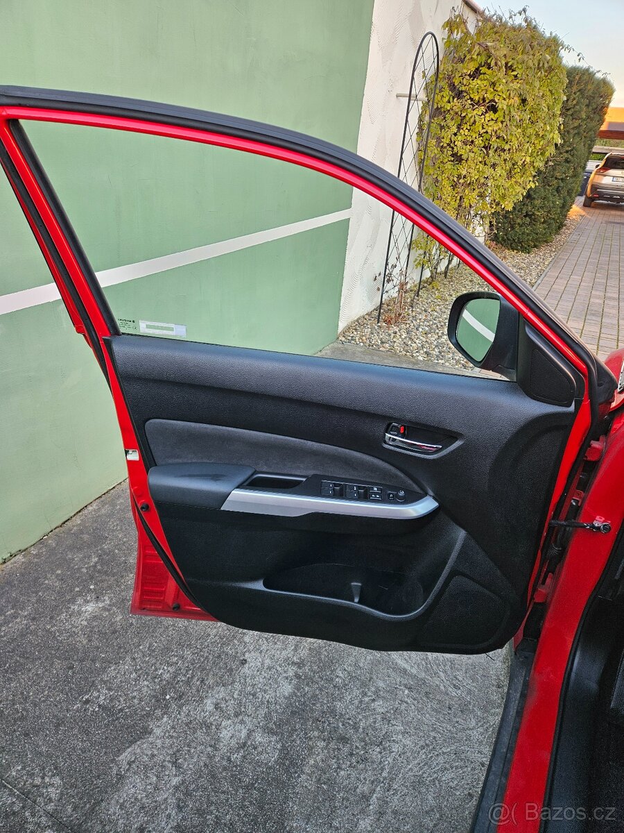 Suzuki Vitara 1.4 BoosterJet 4x4, AT, 103kW, rv. 2018 - 11