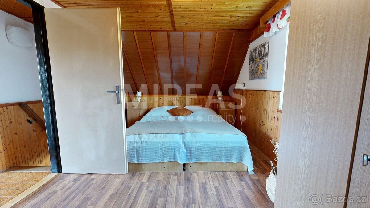 Sadská, prodej chaty 3+1 46,5 m2 + garáž 19 m2, na pozemku 3 - 11