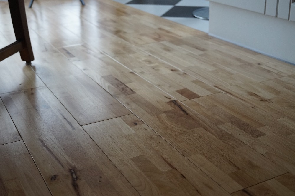 Celomasivní dřevěná podlaha HEVEA - 599,- Kč/ m2 - 11