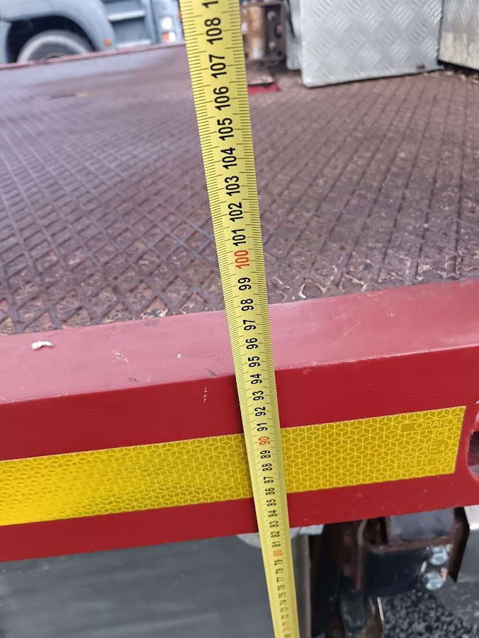 DAF XF 105.460 PŘEPRAVNÍK STROJŮ A VOZIDEL -14 T - - 11