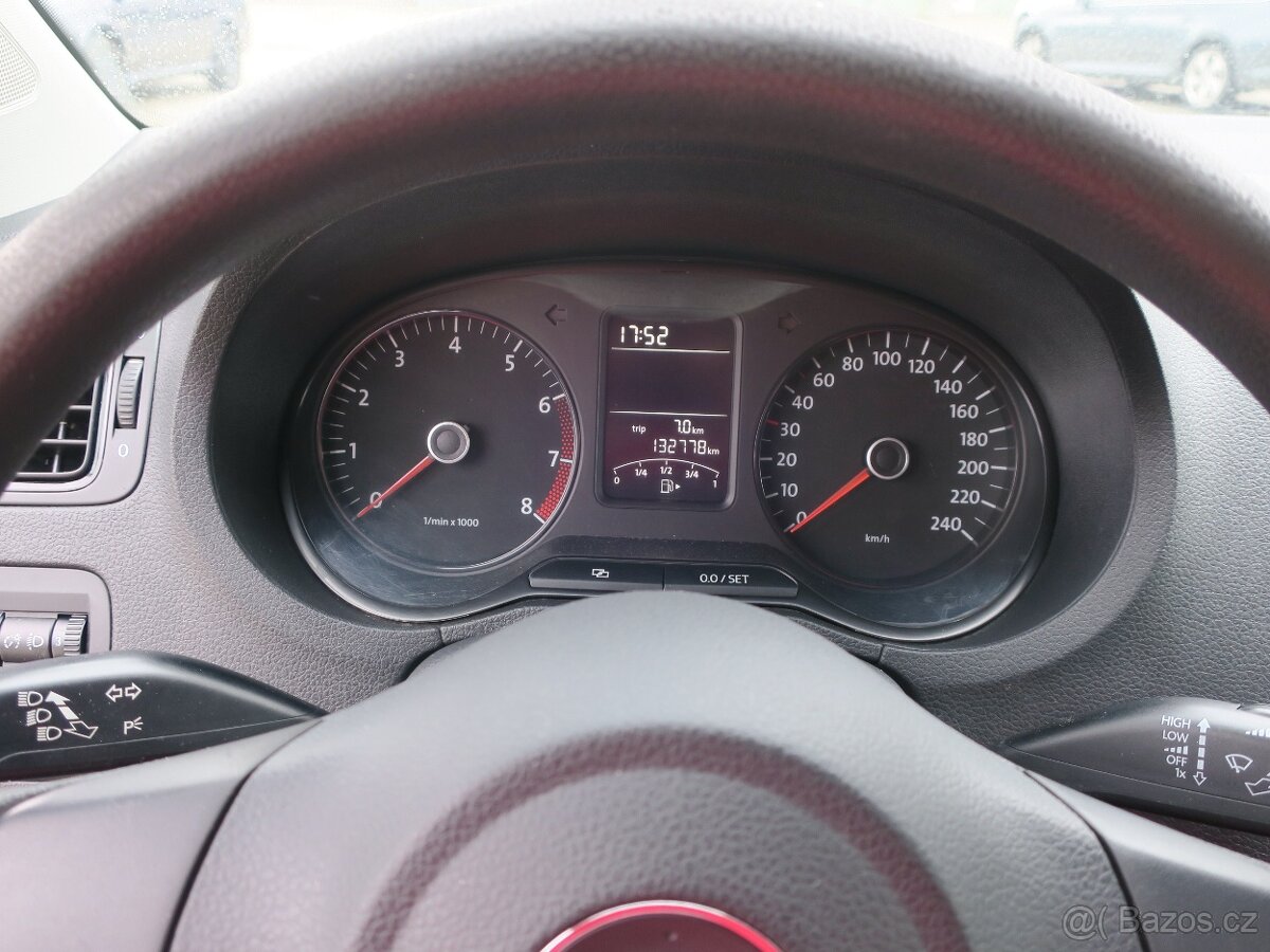 Volkswagen Polo 1.2 i 51 kW - 11