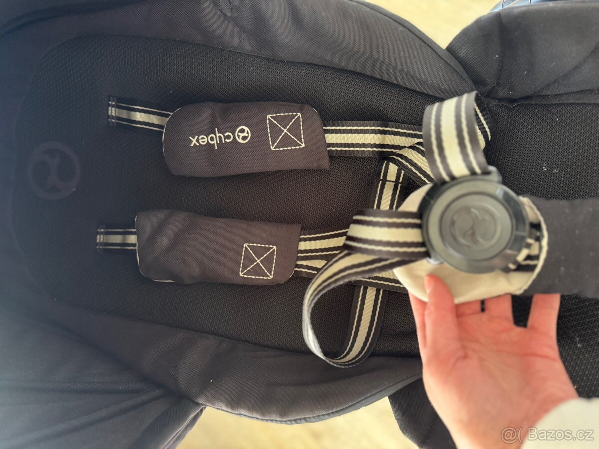 Cybex eezy s twist 2 - 11