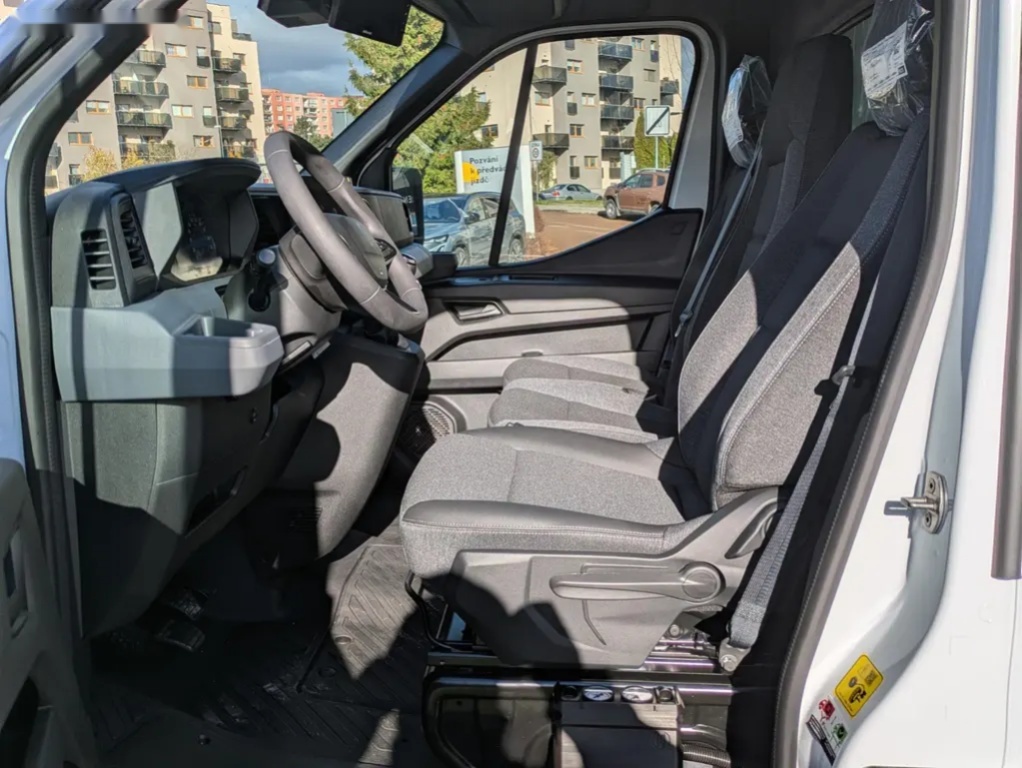 Renault Master, skříň 8EP d.4,2 š.2,15 v.2,2 - 11