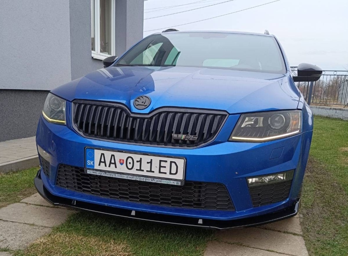 PREDNI MASKA OCTAVIA 3 / 3FL / 4 RAMECEK GRILU MASKY CERNY - 11