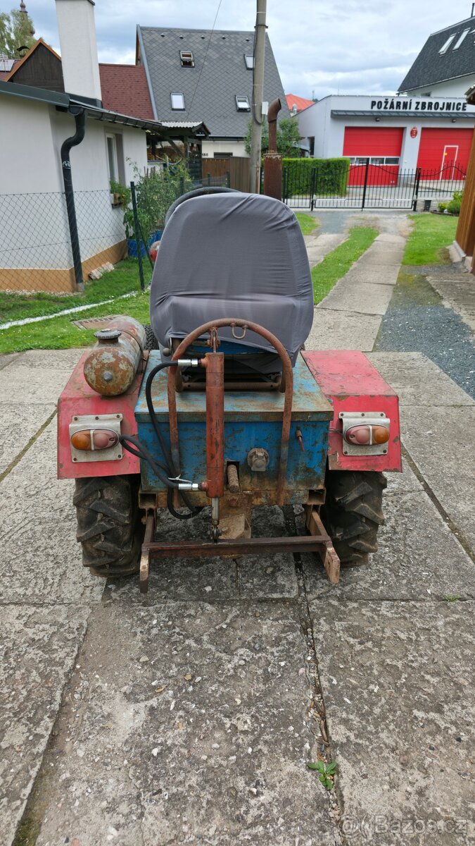 Traktůrek s příslušenstvím - 11