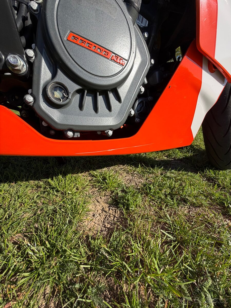 KTM RC 125 - 11