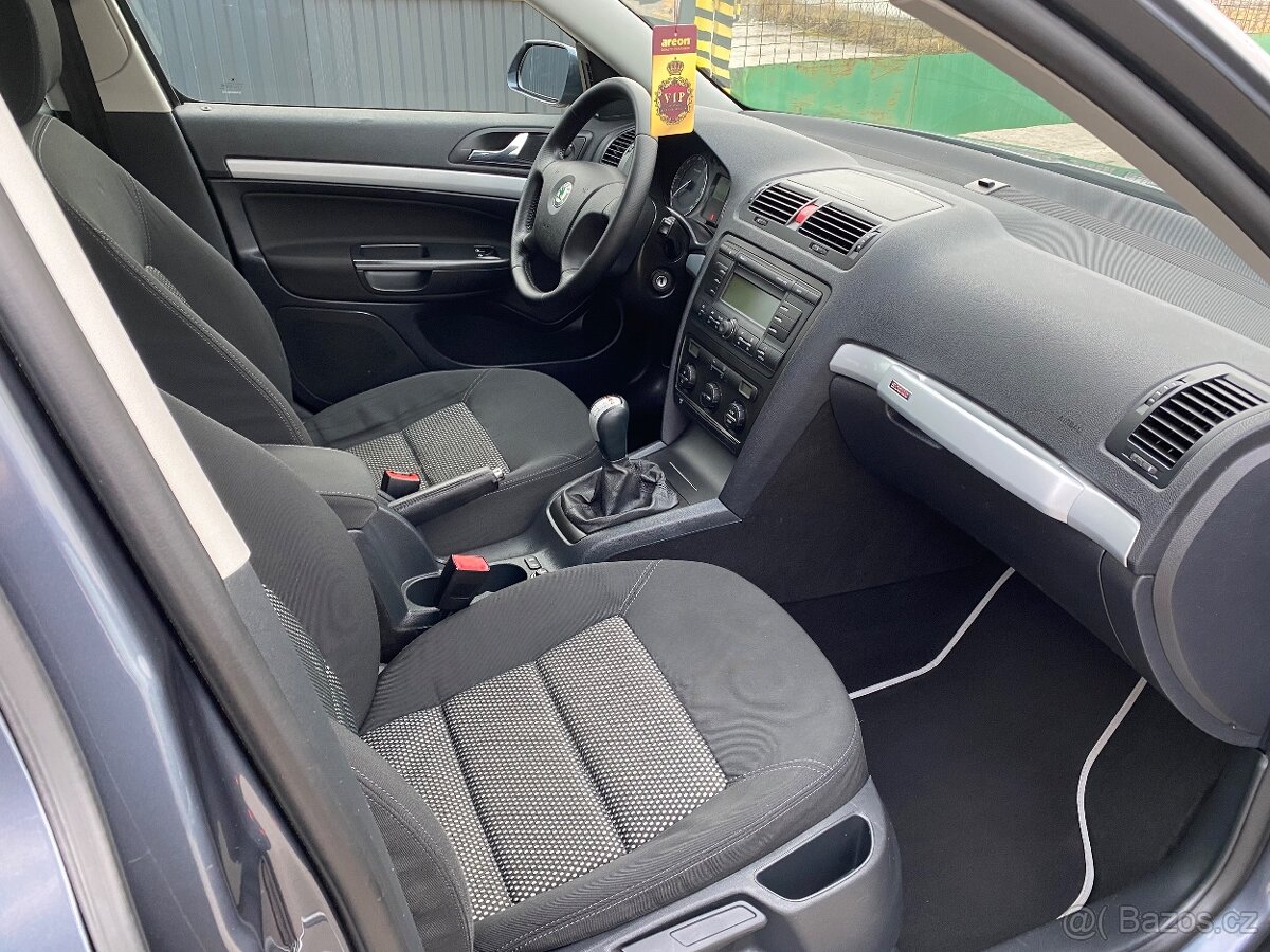 Škoda Octavia Combi 2.0 TDI 4x4 Scout - 11